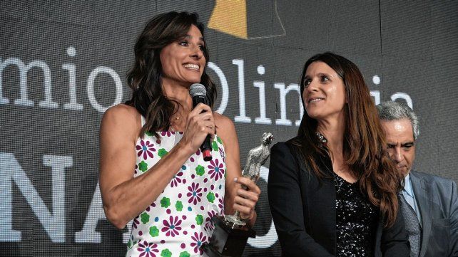  El Olimpia de Brillantes fue recibido por Gabriela Sabatini de manos de la secretaria de Deportes de la Nación, Inés Arrondo.