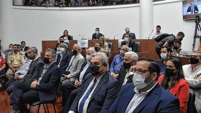El intendente Emilio Jatón durante su discurso de inicio de sesiones del Concejo Municipal