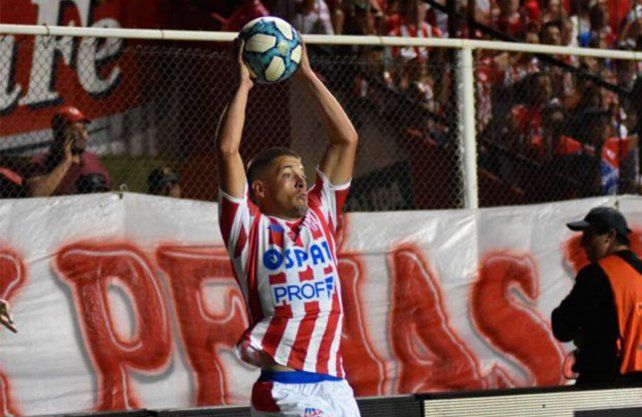 Una de las pujas más destacables en Unión está en el lateral derecho con Francisco Gerometta y Federico Vera. Foto: prensa Unión