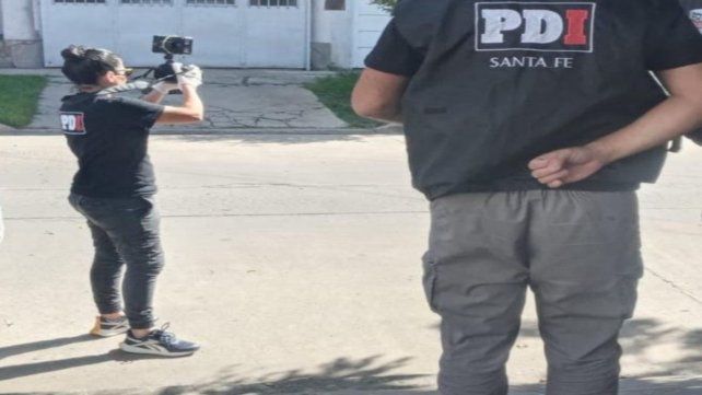 Motochorros marcaron a un hombre que sac&oacute; dinero del banco.