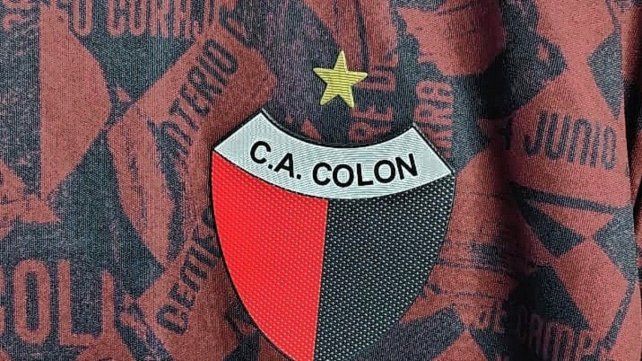 La nueva camiseta de KDY para Col&oacute;n reci&eacute;n estar&iacute;a lista para la cuarta o quinta fecha de la Primera Nacional.