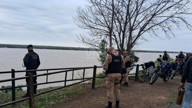 Investigan si son humanos los restos calcinados en la zona noroeste de la ciudad de Rosario
