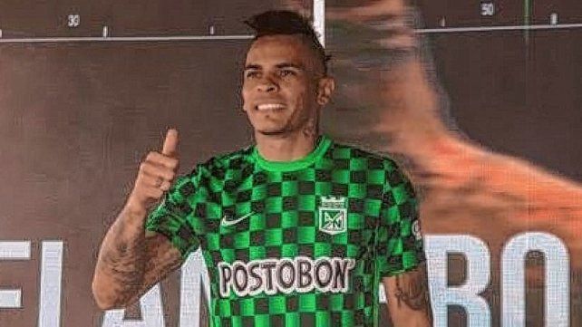 Jonatan Álvez llegó a Santa Fe este lunes para sumarse a Unión tras su paso por Atlético Nacional de Medellín.