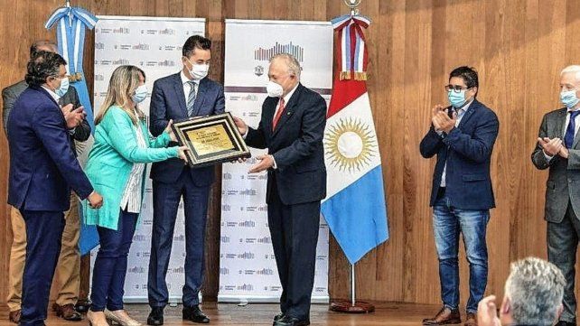 El Prof. Dr. Hugo Pizzi fue reconocido por la Legislatura de Córdoba, destacando su trayectoria profesional y académica en los ámbitos provincial, nacional e internacional de la salud humana, en especial durante la pandemia.