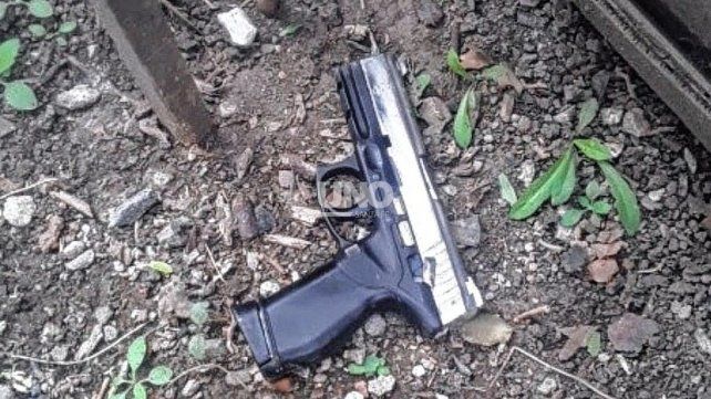 Detenidos y armas de guerra secuestradas del ataque criminal al suboficial Gabriel Sanabria en la ciudad de Rosario. 