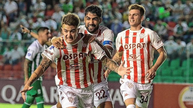 Calderón marcó el gol para Unión en la victoria parcial contra Oriente Petrolero.