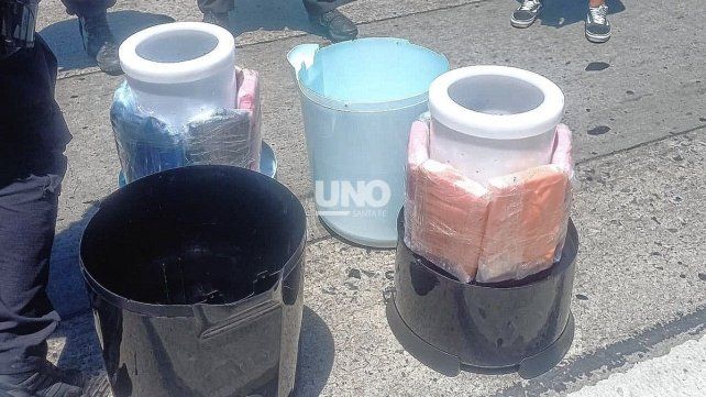 Espectacular persecuci&oacute;n por las calles de la ciudad: secuestraron 12 kilos de coca&iacute;na escondidos dentro de dos secarropas