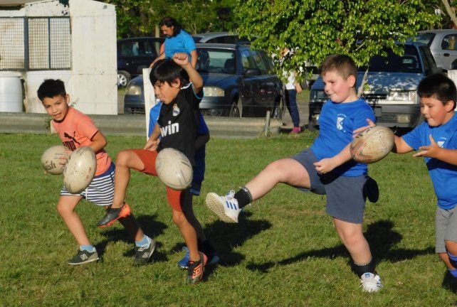 Con mucho entusiasmo y alegr&iacute;a las divisiones infantiles de Querand&iacute; Rugby Club pudieron volver a los entrenamientos.