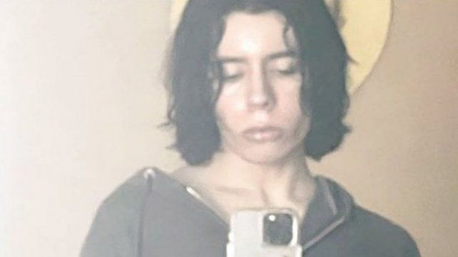 El joven de 18 años sospechoso de ser el atacante que abrió fuego en una escuela primaria de Uvalde, Texas, en el que murieron al menos 19 alumnos y dos maestros, falleció tras el ataque. Las autoridades lo identificaron como Salvador Ramos.