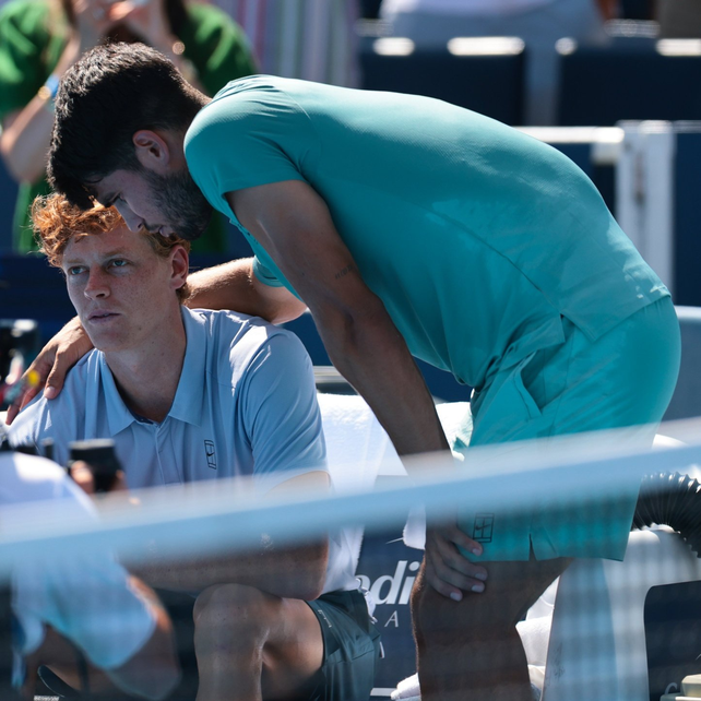 Sinner se retiró y Alcaraz se quedó con el Masters 1000 de Cincinnati.