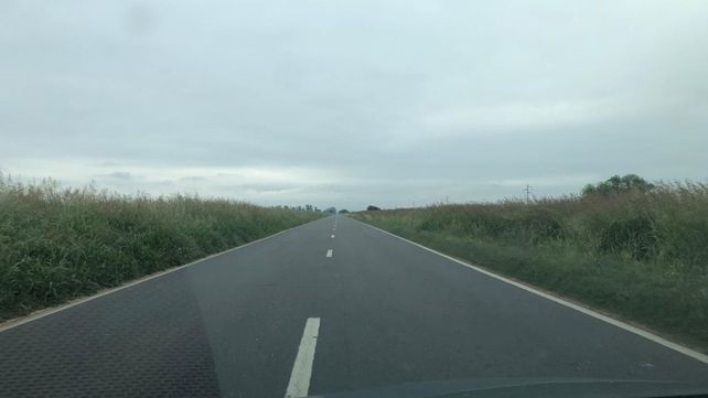 Ruta 11 sin banquina a la altura de Emilia.  