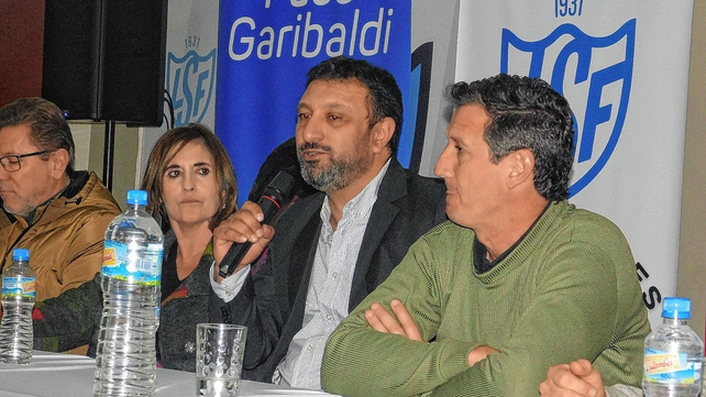 El profesor Gustavo Feroglio es el responsable del programa que impulsa capacitar formadores.