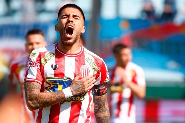 Iv&aacute;n Tapia descart&oacute; jugar en Col&oacute;n y San Lorenzo ahora lo busca.