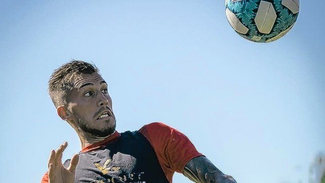 Gonzalo Piovi es una de las dudas que tiene Dom&iacute;nguez para el debut de Col&oacute;n ante River. Foto: prensa Col&oacute;n