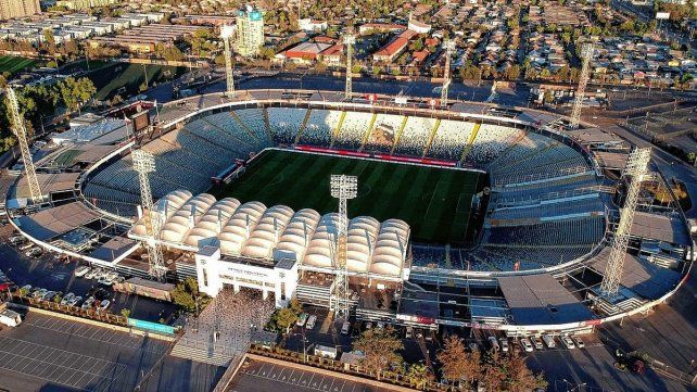 Col&oacute;n jugar&aacute; un amistoso internacional ante Colo Col&oacute;n en el estadio Monumental de Santiago.