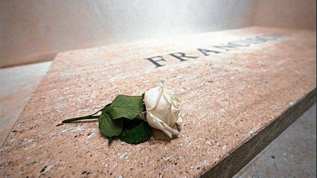 Vista de de la tumba del papa Francisco en la basílica de Santa María la Mayor de Roma  
