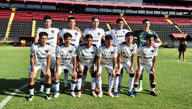 Patronato de Paran&aacute; derrot&oacute; a Col&oacute;n por 4 a 0 y encamina la clasificaci&oacute;n en el torneo interprovincial.