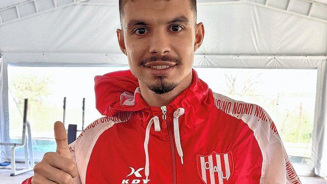 El volante Tiago Banega llegó desde Arsenal a préstamo por los próximos 18 meses a Unión y este jueves se sumó al plantel.