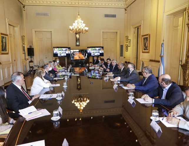 El gobernador Perotti firmó con Nación el acuerdo para garantizar el congelamiento de precios
