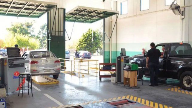 Taller de revisión técnica obligatoria (RTO) en Santa Fe.