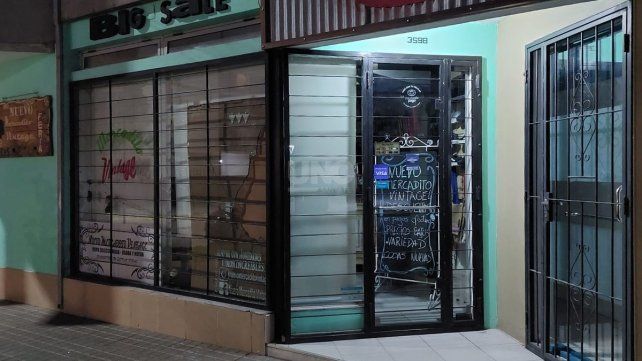 El comercio vandalizado en San Martín y Cándido Pujato