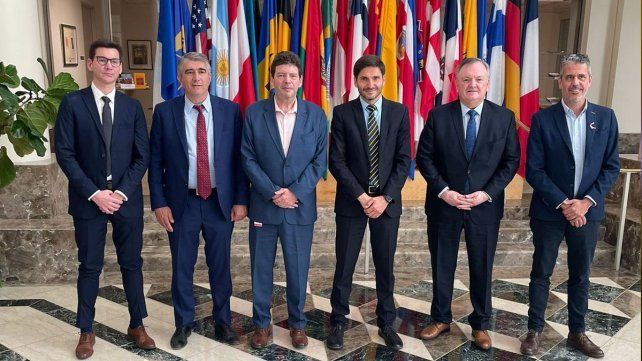 Pullaro junto a legisladores provinciales viajaron a EEUU para gestionar financiamiento por obras que ya tiene proyectada