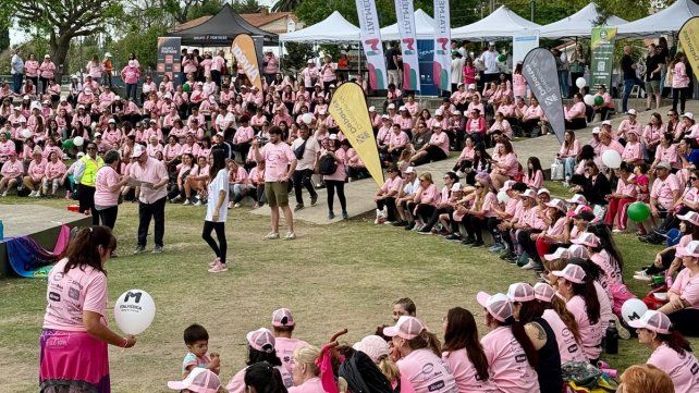 La Municipalidad acompañó una nueva edición de la campaña “Santoto se viste de Rosa”