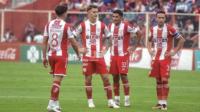 Franco Calder&oacute;n debe cuidarse ante Lan&uacute;s, porque tiene cuatro amarillas en Uni&oacute;n.