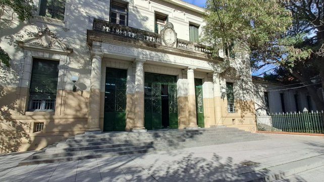 Vandalizaron y robaron varios elementos en la Escuela Simón de Iriondo