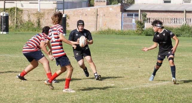 En Menores de 16, los Cuervos se impusieron ante los Tricolores en la Granja la Esmeralda.