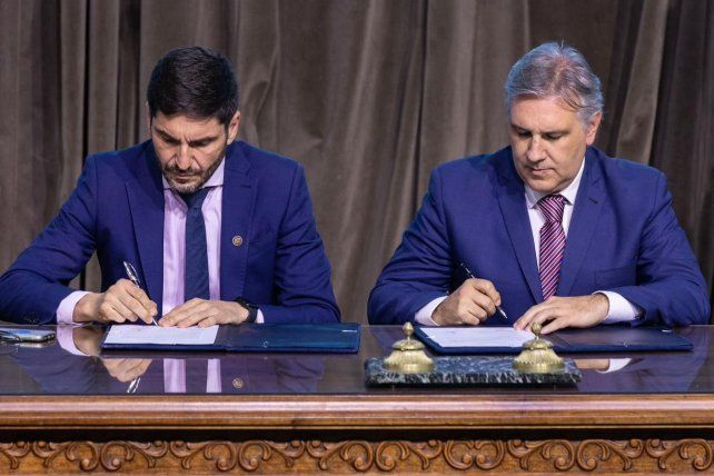 En el marco de un nuevo encuentro de la Región Centro, Pullaro y Llaryora rubricaron un convenio de colaboración en la lucha contra el narcotráfico