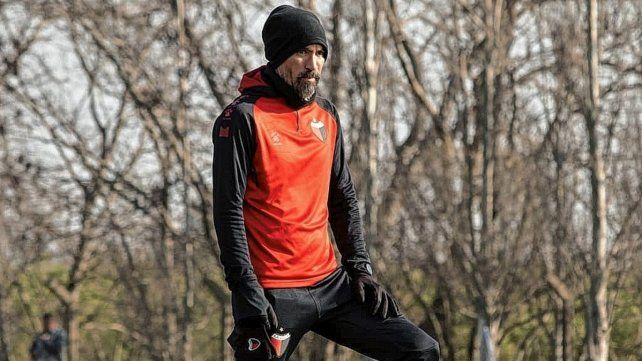 Eduardo Dom&iacute;nguez har&iacute;a cambios para el duelo contra Sarmiento. Foto: prensa Col&oacute;n