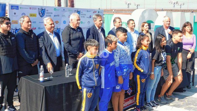 En la costanera Oeste de Santa Fe se presentó oficialmente los eventos que tiene como organizadora a la Liga Santafesina.