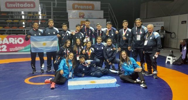 El equipo argentino de lucha cosechó 4 medallas; una de plata por Lautaro Destribats (71kg), y tres de bronce, Fabricio Ibañez (92kg), Maia Cabrera y Ariel Probaste.