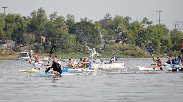 &nbsp;Numerosos palistas de canotaje y paracanotaje compitieron en la Regata Oto&ntilde;o organizada por el Club N&aacute;utico Azopardo.
