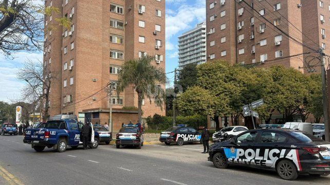 Tres personas fallecidas en un edificio de barrio Candioti sur