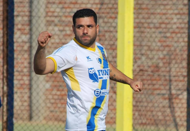 Coco Ledesma fue el autor del primer gol para Guadalupe. El artillero acumula 13 conquistas en el torneo.