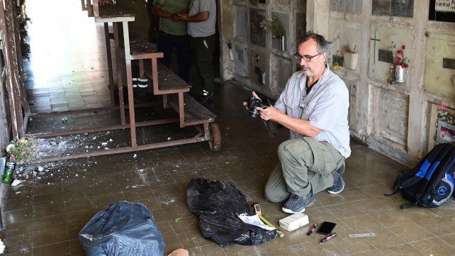 El Equipo Argentino de Antropología Forense estuvo en la ciudad analizando restos NN en el Cementerio