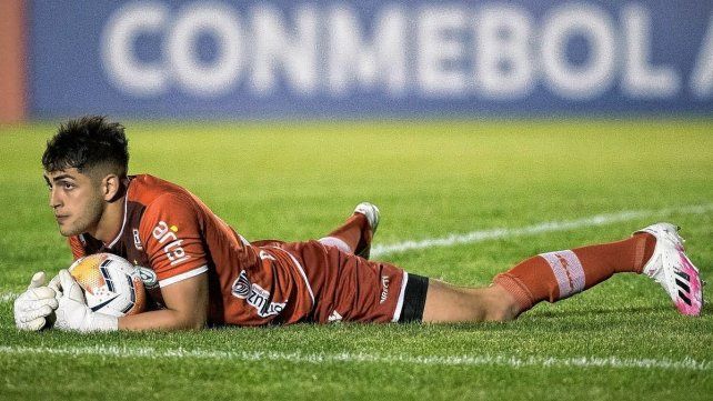 En Uruguayo dan por hecho el pase de Santiago Mele de Plaza Colonia a Uni&oacute;n. Gentileza: El Observador de Uruguay