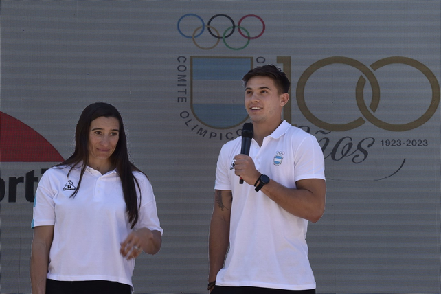 Los abanderados de la delegación nacional en los Juegos Panamericanos serán el rugbier Marcos Moneta y la palista platense Sabrina Ameghino.
