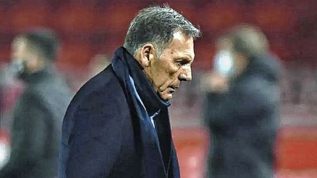 El Profe Córdoba le pegó duro a Miguel Russo con una carta abierta publicada en un diario de La Plata. 
