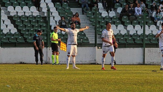 Sergio Rondina se qued&oacute; en Col&oacute;n con Ram&oacute;n &Aacute;bila, Tom&aacute;s Sandoval y Franco D&eacute;boli como delanteros.