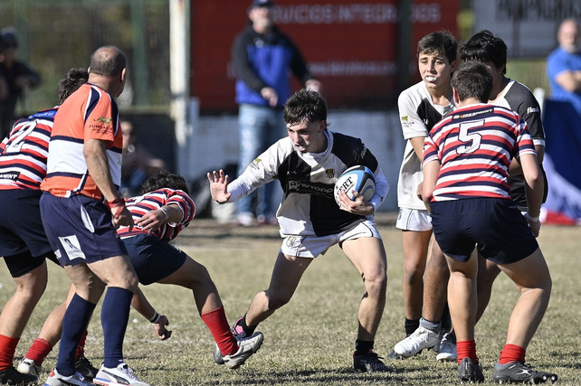 El CAE de Paraná consiguió festejar en M15, M17 y M19 ante los de Sauce Viejo.