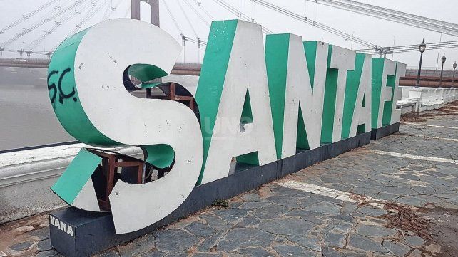 Las tradicionales letras ubicadas en la Costanera Oeste