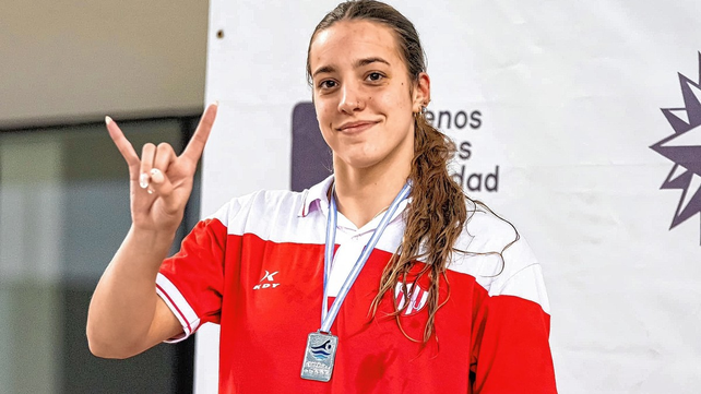 La esperancina Julia Christen, ahora nadando en Uni&oacute;n, se qued&oacute; con la medalla de plata en los 50 pecho.