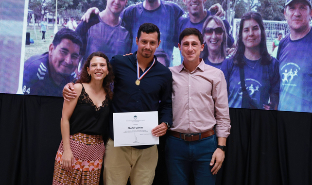 El nadador santafesino Martín Carrizo, consiguió hacer podio en la Maratón Santa Fe-Coronda 2025. El nadador santafesino Martín Carrizo, consiguió hacer podio en la Maratón Santa Fe-Coronda 2025.