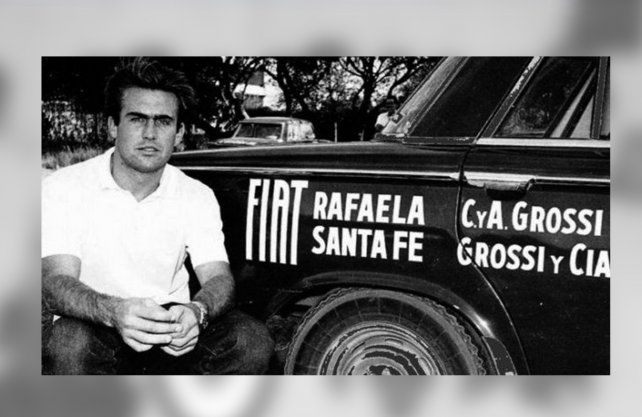 Reutemann, de 23 años, junto al auto Fiat 1500 Berlina que lo hizo debutar en el automovilismo. Cadena3 Motor  