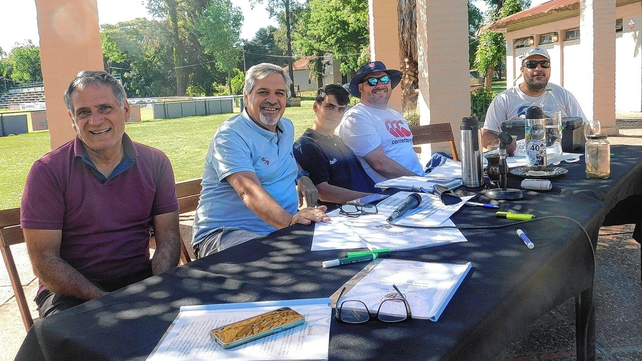 Un grupo importante de colaboradores permiti&oacute; la organizaci&oacute;n deportiva del certamen que recuerda a Julio David.