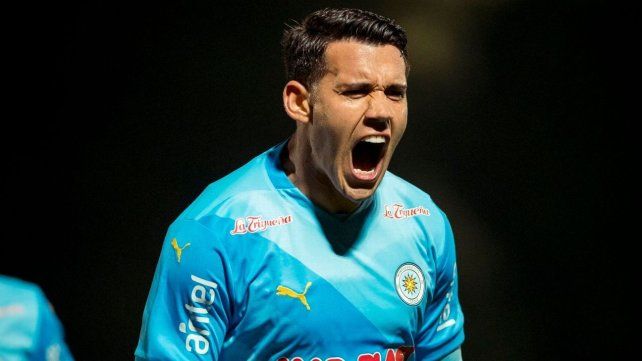 La dirigencia de Colón maneja que la inhibición es por un pago por el pase de José Neris (actualmente en City Torque) que River de Uruguay no notificó. La dirigencia de Colón maneja que la inhibición es por un pago por el pase de José Neris (actualmente en City Torque) que River de Uruguay no notificó.