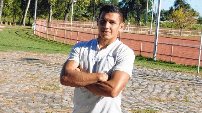 Mendoza tiene 30 años, su coach actual es Alejandro Merlo, pero pasó como muchos, por el inolvidable Guillermo Chiaraviglio.